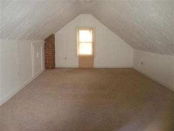 4th image of 19152 Monterey Ave