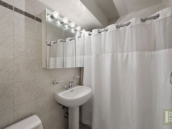 5th image of 1143 York Ave #10G