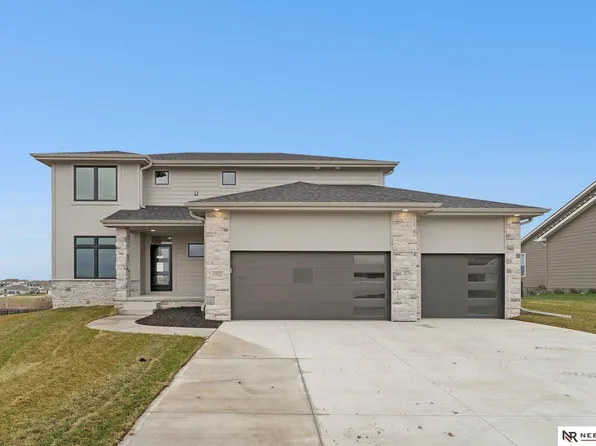 11653 S 119th St, Papillion, NE 68046