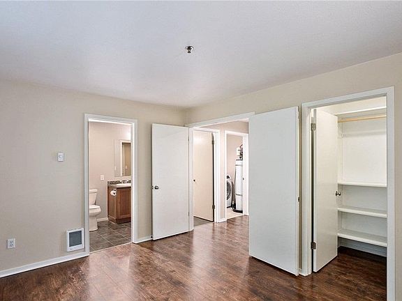 4th image of 3540 Lake Washington Blvd SE APT 111