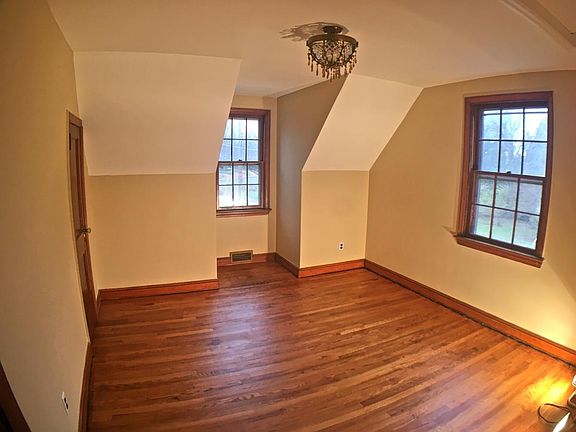 2nd image of 1000 N Harrison St