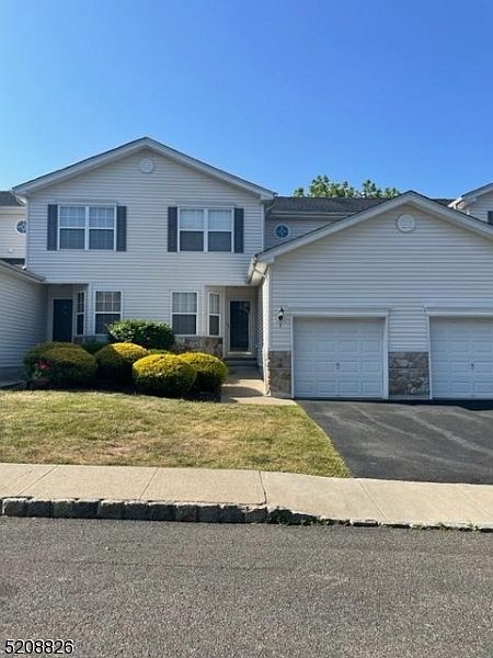 1st image of 5 Lakeview Dr