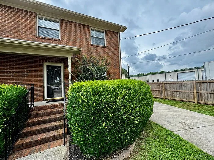 3 bed, 2.0 bath, 1148 sqft, $1,450 — Photo 4