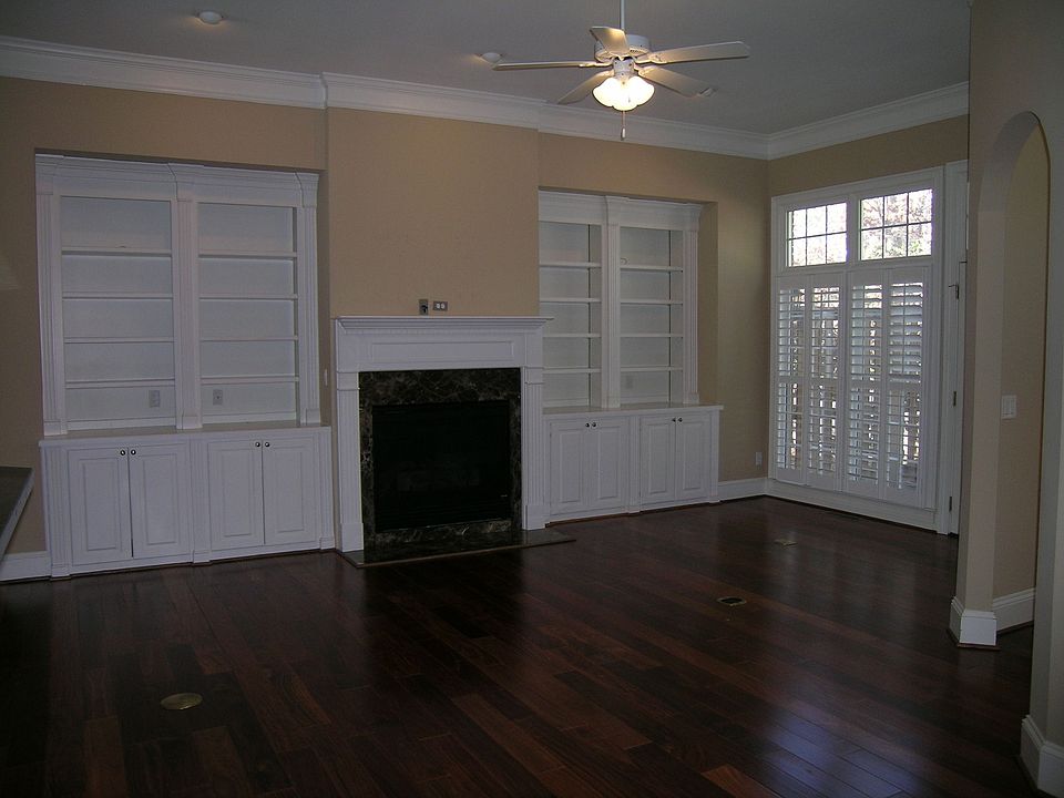 FIREPLACE IN LR