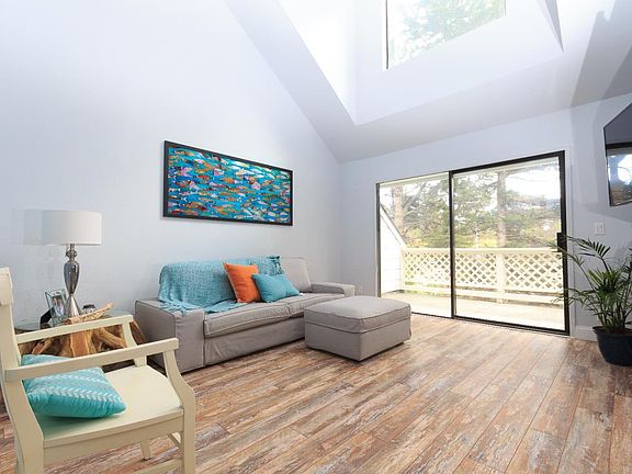2nd image of 2601 Willowbrook Ln Unit 10