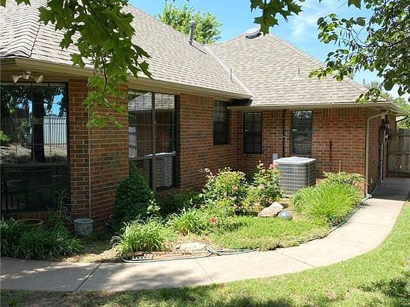 2nd image of 713 Hamlet Ln