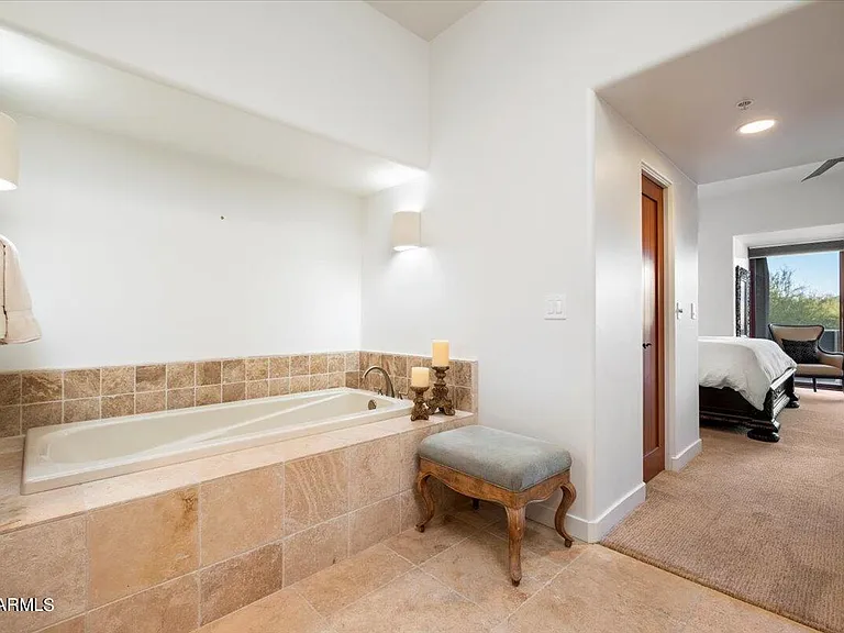 10015 E Graythorn Dr — Photo 10