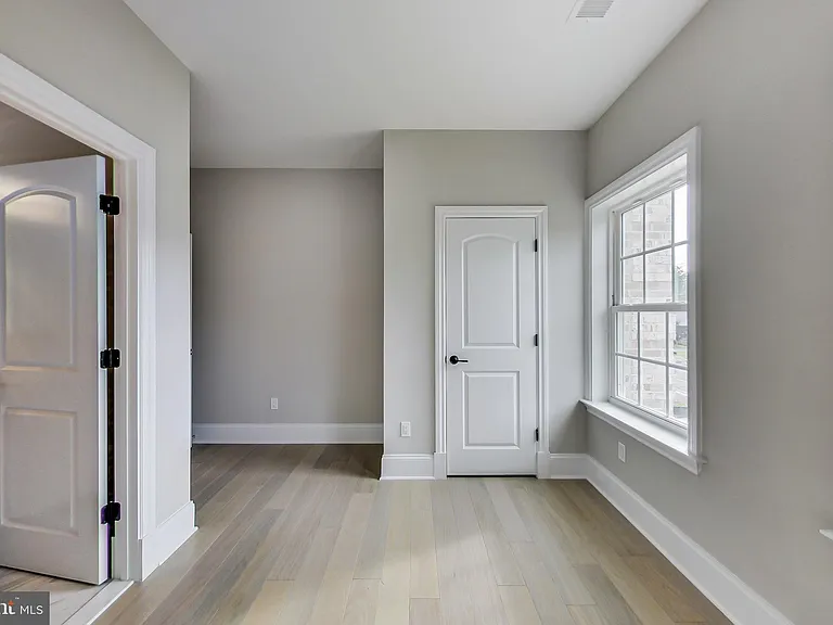 3104 Sleepy Hollow Rd — Photo 53