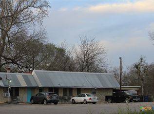 2410 W Kingsbury St, Seguin, TX 78155