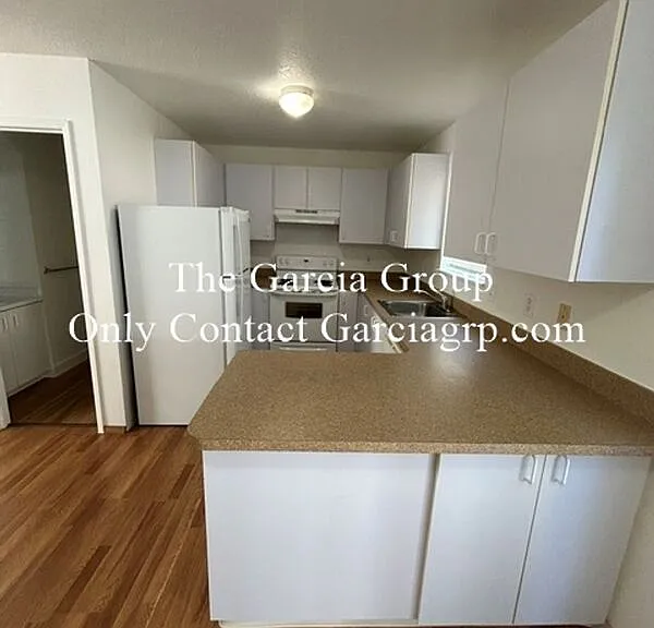 12812 E Burnside St — Photo 2
