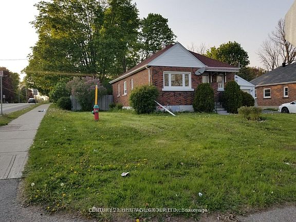 3rd image of 35 Argyle Ave