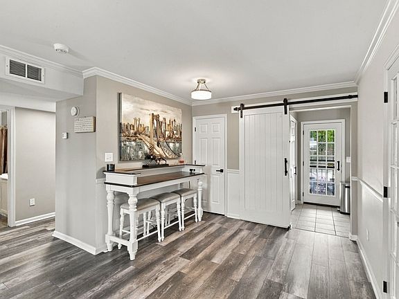 5th image of 238 Ellington Pl