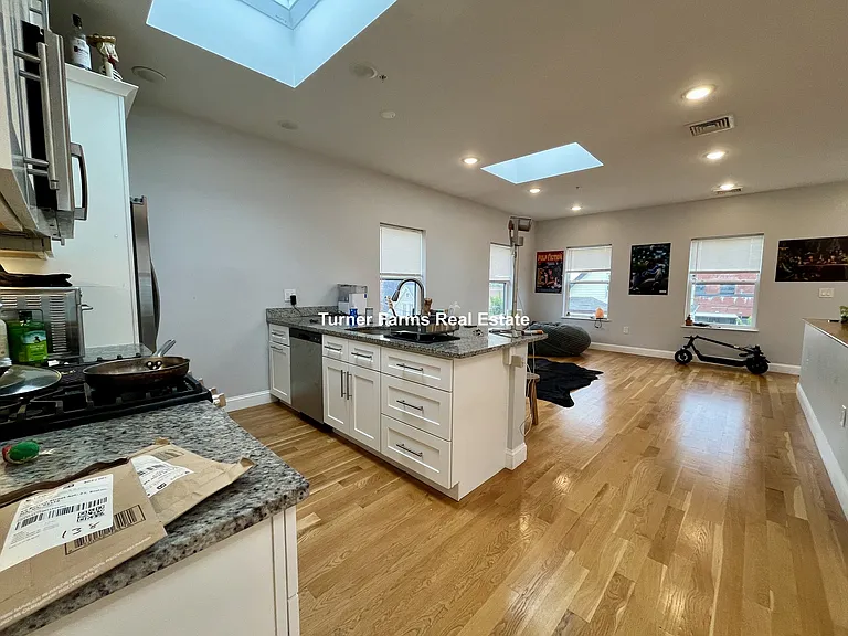 65 Burrell St #3A — Photo 7