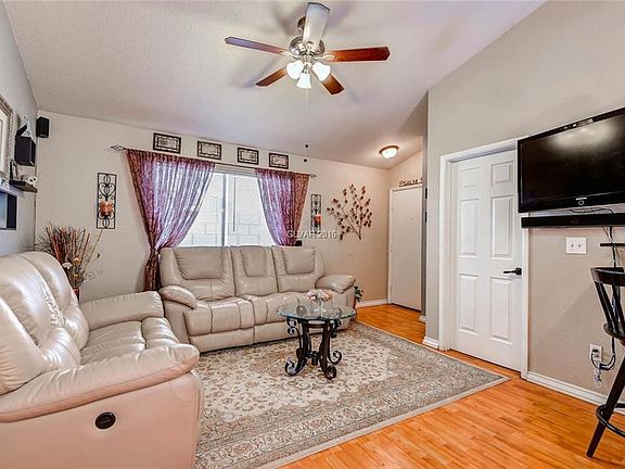 4th image of 909 Swiss St