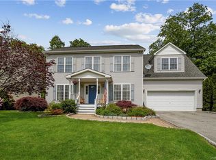 4 Stacey Ct, Peekskill, NY 10566