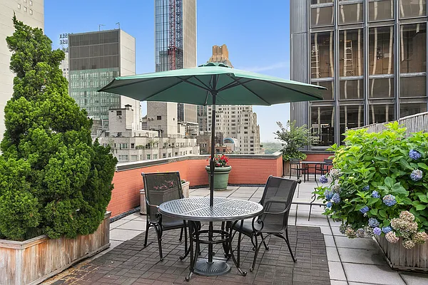 Sold by Compass | media 6