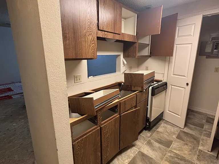 111 N Market St #5 — Photo 3