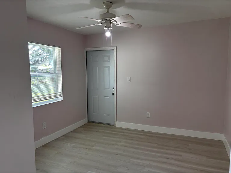 450 SW Eyerly Ave — Photo 29