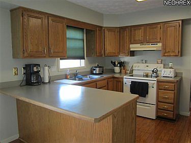 3rd image of 4190 Sweetwater Dr