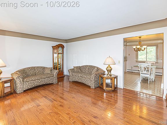 3rd image of 11115 E Pittsburg Rd