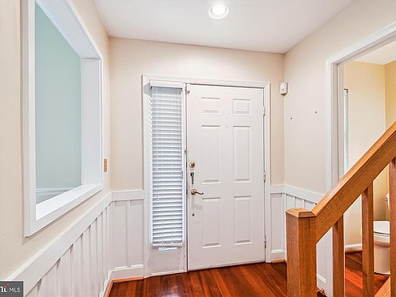 2nd image of 8 Ashford Ct