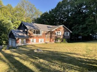 21 Raemont Rd, Granite Springs, NY 10527