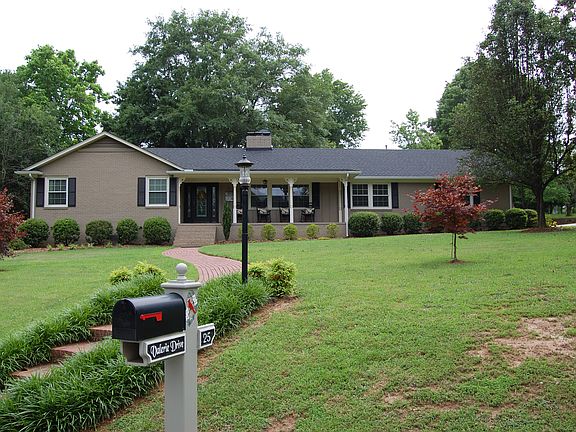 2nd image of 25 Valerie Dr