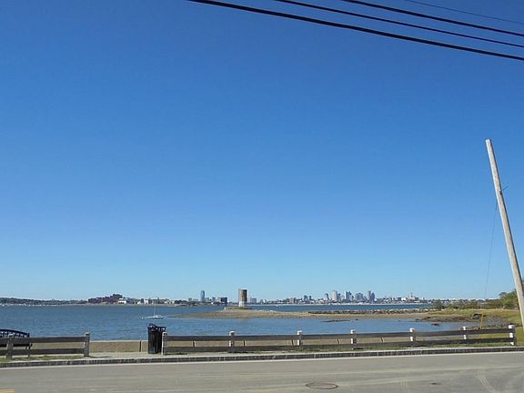 5th image of 131 Dorchester St #1