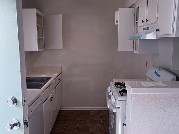 5th image of 1959 Chestnut Ave #311