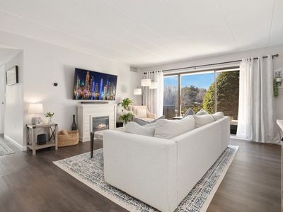 3 Ledgewood Way APT 8, Peabody, MA, 01960