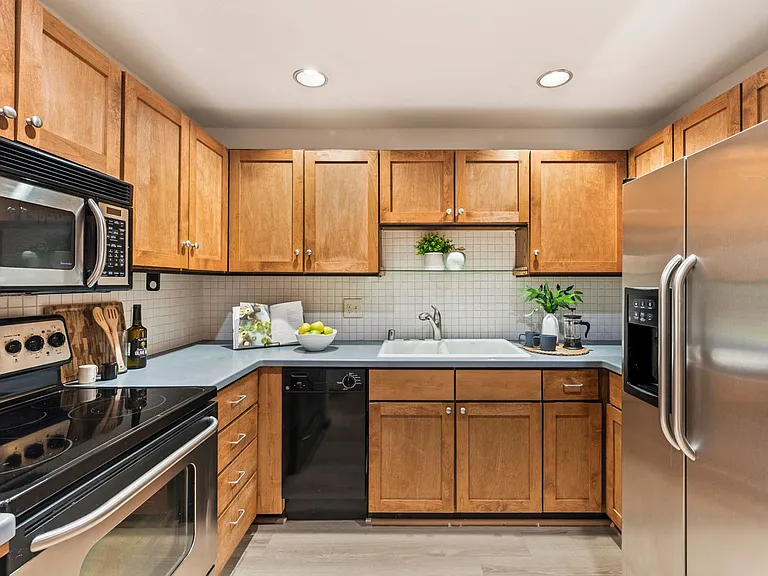 2350 10th Ave E #227 — Photo 8
