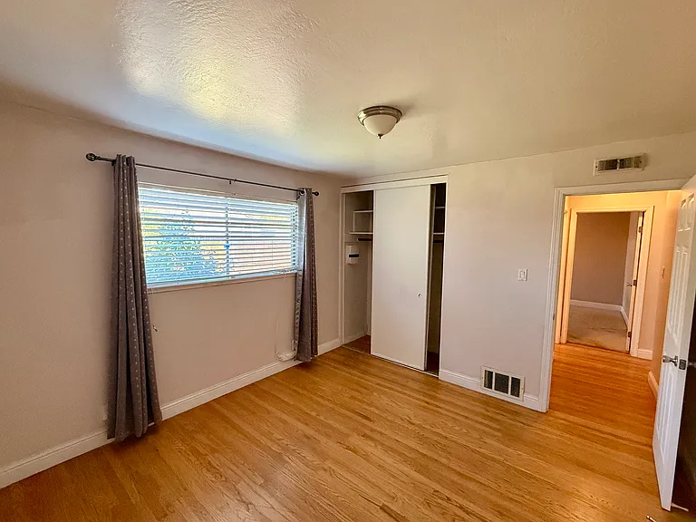 2110 Fraser Ave — Photo 12