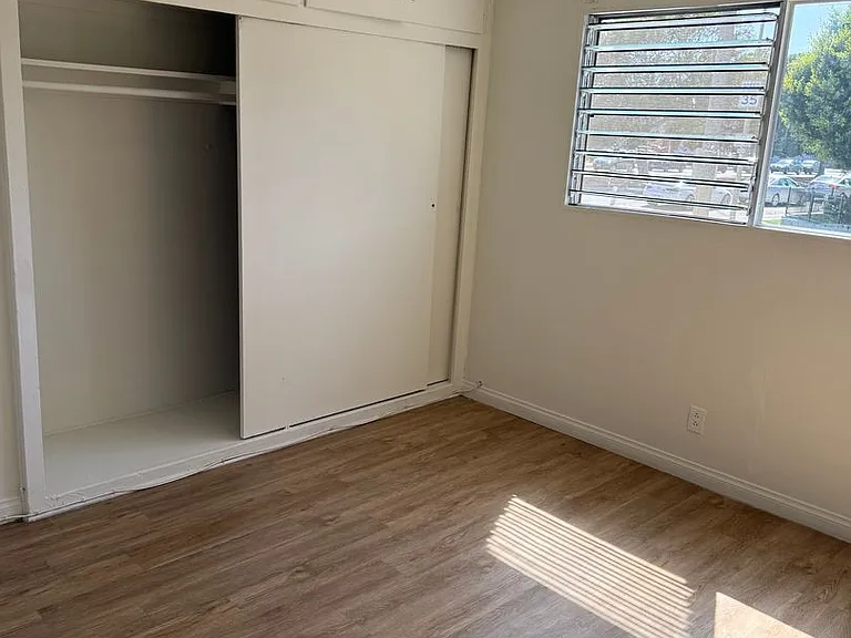 4729 San Vicente Blvd — Photo 15