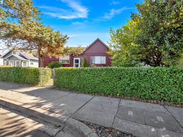 835 N Holladay Dr, Seaside, OR 97138