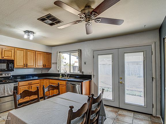 3rd image of 1033 W WATSON Drive