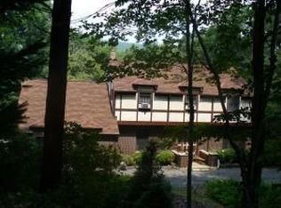 1114 E Catawissa St, Nesquehoning, PA 18240