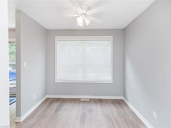 5th image of 20 Niagara St #4