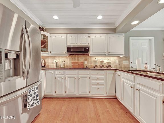 5th image of 11032 Farragut Hills Blvd