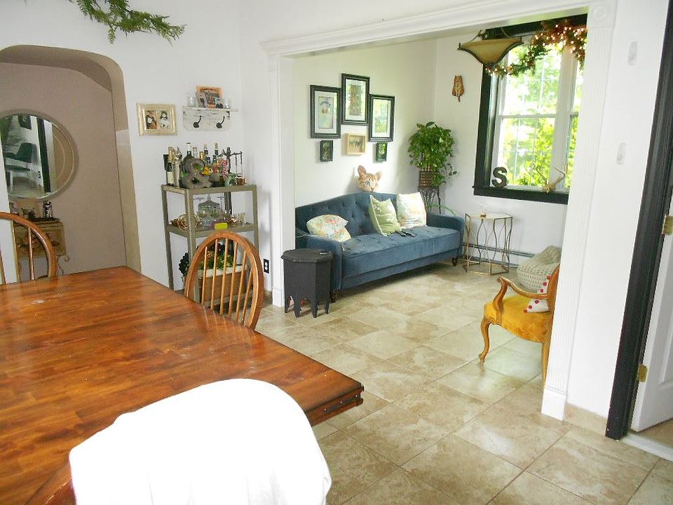 2nd image of 37 Luhrs Ct