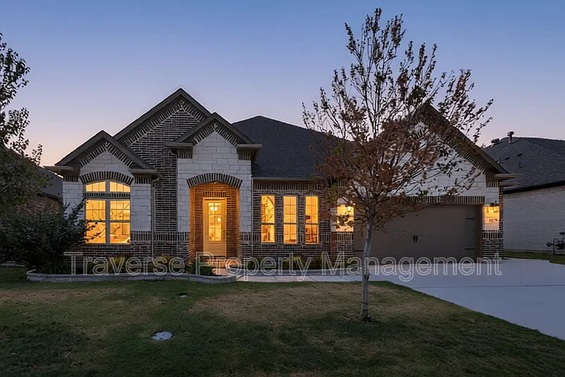 4 bed, 3.0 bath, 2636 sqft, $2,950 — Photo 2