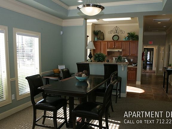 4th image of 4311 Glenwood Dr #4521