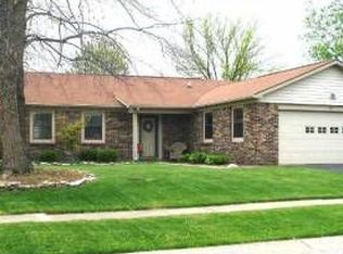 625 Colbarn Dr, Fishers, IN 46038