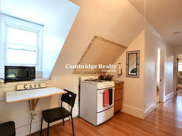 124 Forest St #3T, Medford, MA 02155