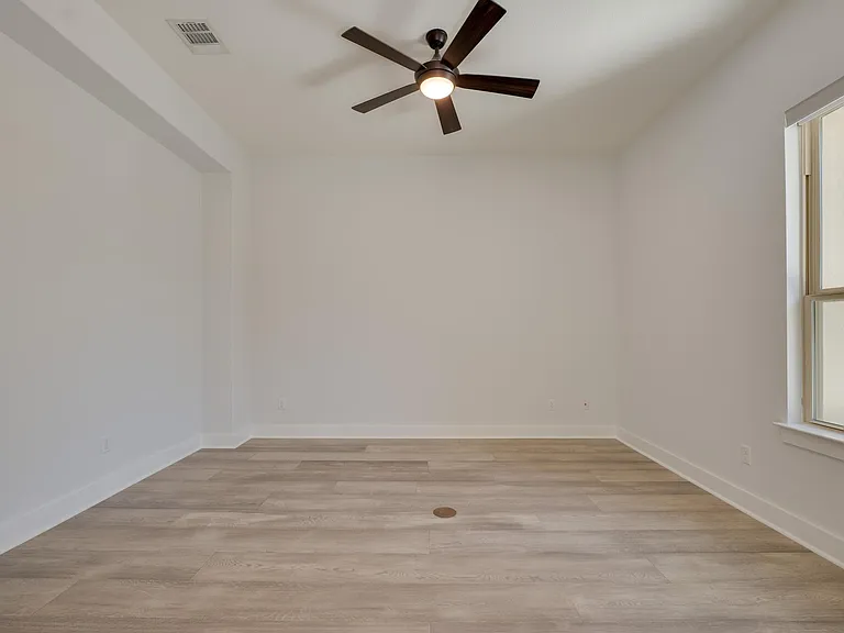523 Baldovino Skyway — Photo 6