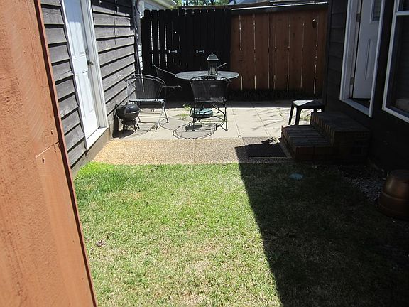 4th image of 226 Meadowcrest Dr