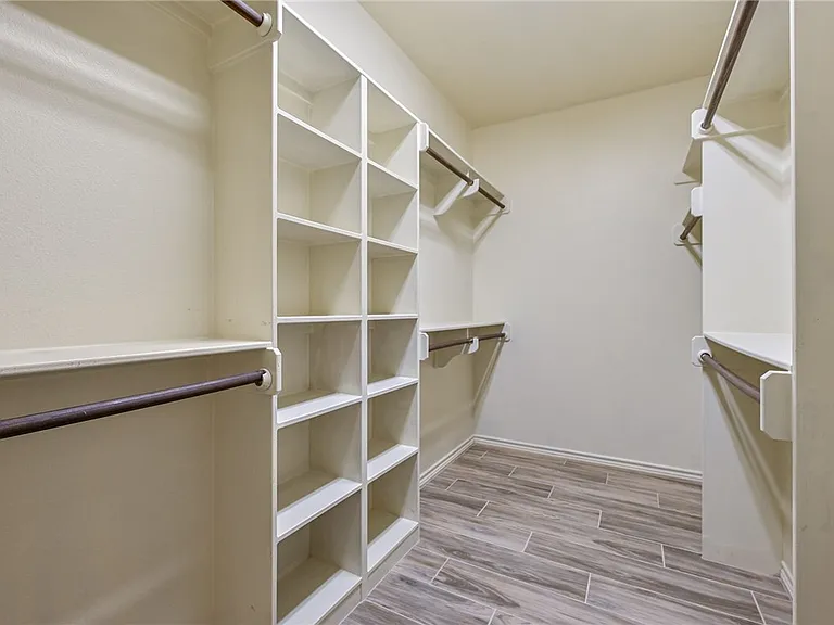 4232 Rocky Rhodes Dr — Photo 15
