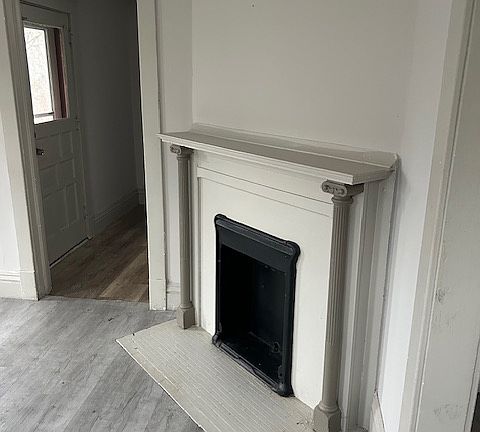 5th image of 536 Turner St