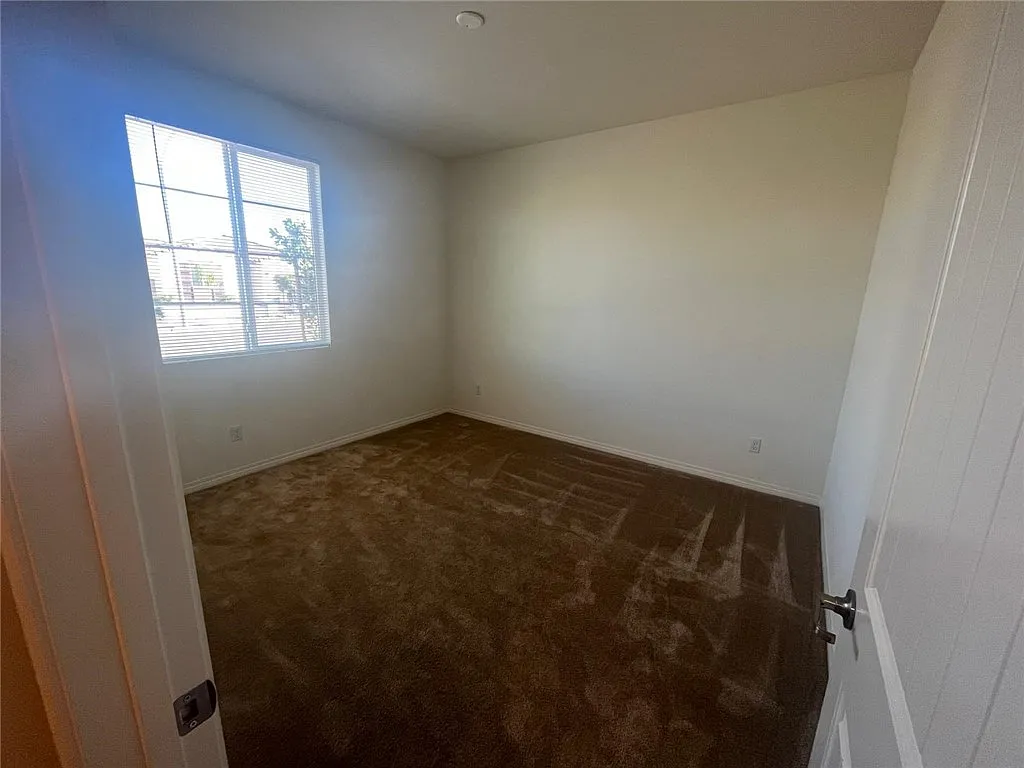 3 bed, 1946 sqft, $3,600 — Photo 4