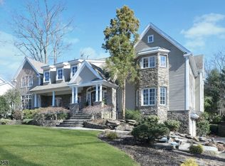 714 Laurel Ln, Wyckoff, NJ 07481