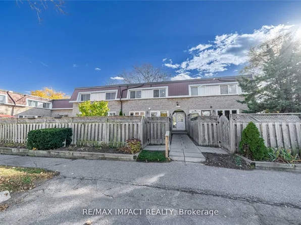 33 Taunton Rd E #28, Oshawa, ON L1G 3T6